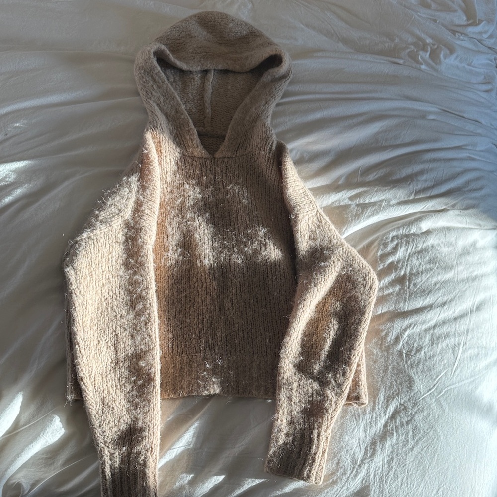 Babaton hoodie